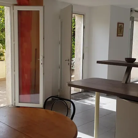 Maison Entiere Garage A 5 Minute A Pied Des Grands Buffets Et Centre Villa *