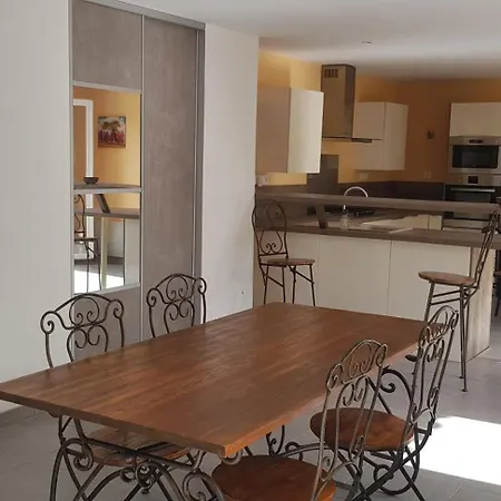 Maison Entiere Garage A 5 Minute A Pied Des Grands Buffets Et Centre * Narbonne