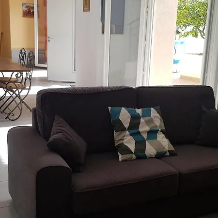 Villa Maison Entiere Garage A 5 Minute A Pied Des Grands Buffets Et Centre