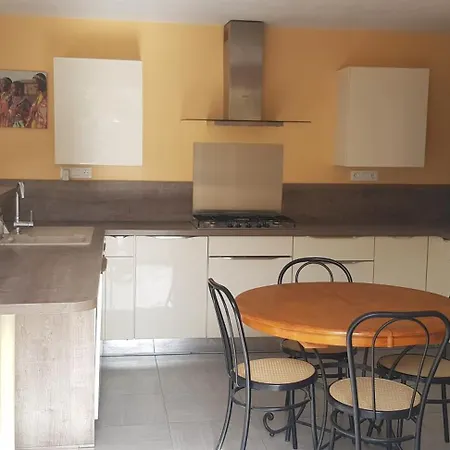 Villa Maison Entiere Garage A 5 Minute A Pied Des Grands Buffets Et Centre